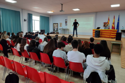Charla informativa a alumnado del Instituto La Salle Santo Ángel de Zaragoza